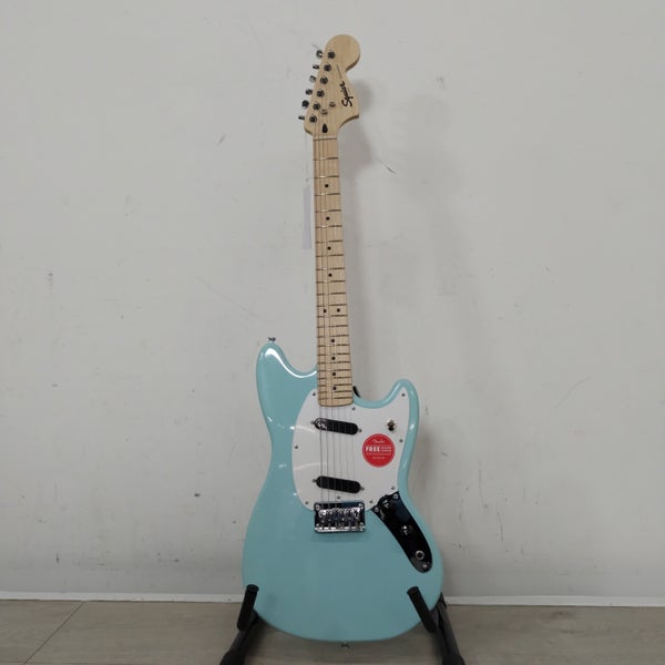 (B-Stock) Squier Sonic Mustang MN White Pickguard Daphne Blue elektrische gitaar