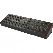 Behringer K-2 synthesizer